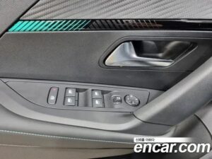 Peugeot 2008 1.5 BlueHDi ALLURE 2022 года из Южной Кореи