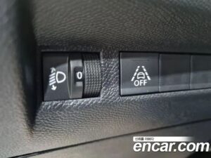 Peugeot 2008 1.5 BlueHDi ALLURE 2022 года из Южной Кореи