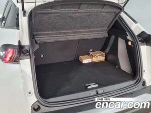 Peugeot 2008 1.5 BlueHDi ALLURE 2022 года из Южной Кореи