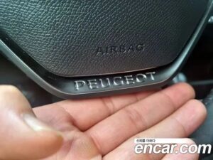 Peugeot 2008 1.5 BlueHDi ALLURE 2022 года из Южной Кореи