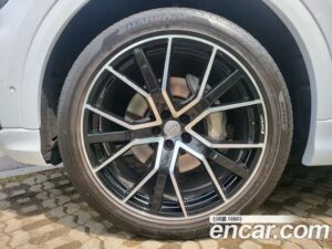 Audi Q8 50 TDI 4WD Premium 2021 года из Южной Кореи