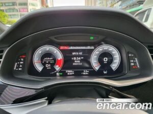 Audi Q8 50 TDI 4WD Premium 2021 года из Южной Кореи