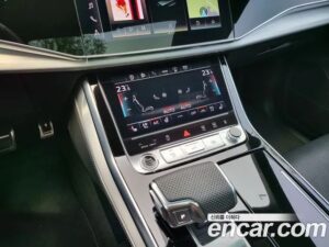 Audi Q8 50 TDI 4WD Premium 2021 года из Южной Кореи