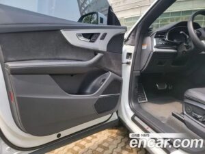 Audi Q8 50 TDI 4WD Premium 2021 года из Южной Кореи