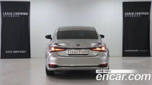 Lexus ES Luxury Plus 2021 года из Южной Кореи