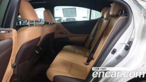 Lexus ES Luxury Plus 2021 года из Южной Кореи