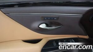 Lexus ES Luxury Plus 2021 года из Южной Кореи