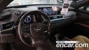 Lexus ES Luxury Plus 2021 года из Южной Кореи