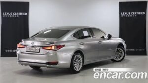Lexus ES Luxury Plus 2021 года из Южной Кореи