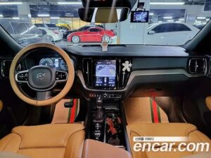 Volvo V60 T5 PRO AWD 2020 года из Южной Кореи