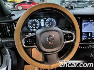 Volvo V60 T5 PRO AWD 2020 года из Южной Кореи