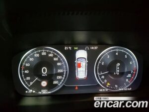 Volvo V60 T5 PRO AWD 2020 года из Южной Кореи