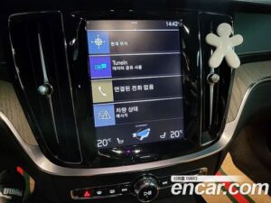Volvo V60 T5 PRO AWD 2020 года из Южной Кореи