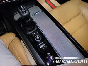 Volvo V60 T5 PRO AWD 2020 года из Южной Кореи