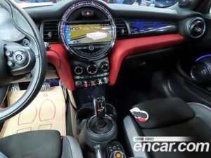 Mini Cooper Convertible JCW 2020 года из Южной Кореи