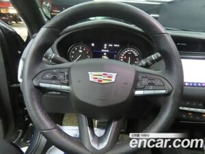 Cadillac XT4 2.0 Sport AWD 2021 года из Южной Кореи