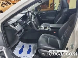 Toyota RAV4 2.5 2WD HYBRID XLE 2021 года из Южной Кореи