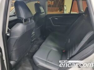 Toyota RAV4 2.5 2WD HYBRID XLE 2021 года из Южной Кореи