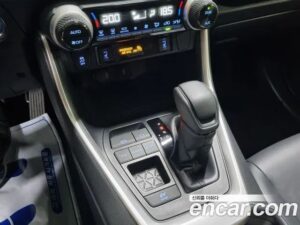 Toyota RAV4 2.5 2WD HYBRID XLE 2021 года из Южной Кореи