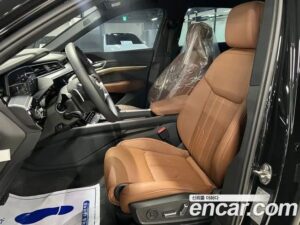 Audi e-tron 55 4WD 2020 года из Южной Кореи
