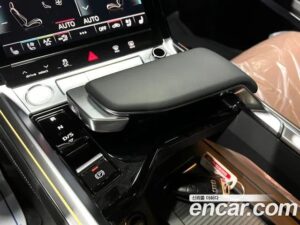 Audi e-tron 55 4WD 2020 года из Южной Кореи