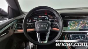 Audi Q8 50 TDI 4WD Premium 2021 года из Южной Кореи
