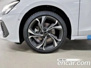 Audi A3 40 TFSI Premium 2023 года из Южной Кореи