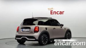 Mini Cooper CLASSIC 2023 года из Южной Кореи