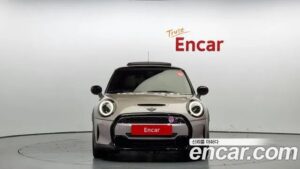 Mini Cooper CLASSIC 2023 года из Южной Кореи