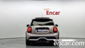 Mini Cooper CLASSIC 2023 года из Южной Кореи