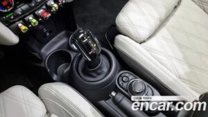 Mini Cooper CLASSIC 2023 года из Южной Кореи