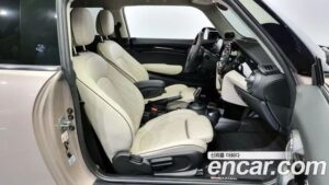 Mini Cooper CLASSIC 2023 года из Южной Кореи