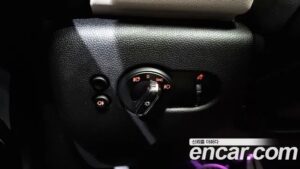 Mini Cooper CLASSIC 2023 года из Южной Кореи