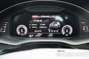 Audi Q8 55 TFSI 4WD Premium 2023 года из Южной Кореи