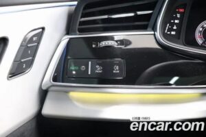 Audi Q8 55 TFSI 4WD Premium 2023 года из Южной Кореи