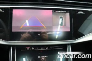 Audi Q8 55 TFSI 4WD Premium 2023 года из Южной Кореи