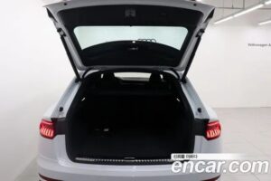 Audi Q8 55 TFSI 4WD Premium 2023 года из Южной Кореи