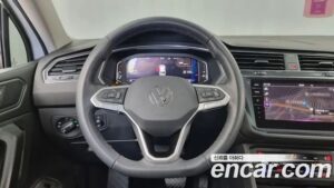 Volkswagen Tiguan 2.0 TSI Prestige 2023 года из Южной Кореи