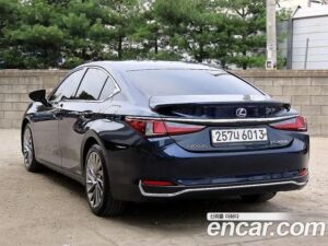 Lexus ES Luxury Plus 2021 года из Южной Кореи