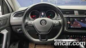 Volkswagen Tiguan 2.0 TDI Premium 2020 года из Южной Кореи