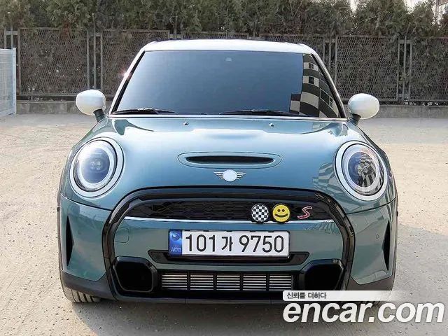 Mini Cooper 5Door MULTITONE Edition 2023 года из Кореи