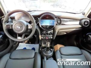 Mini Cooper 5Door MULTITONE Edition 2023 года из Южной Кореи