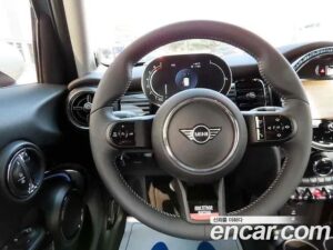 Mini Cooper 5Door MULTITONE Edition 2023 года из Южной Кореи