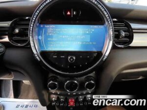 Mini Cooper 5Door MULTITONE Edition 2023 года из Южной Кореи