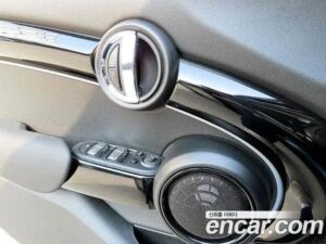 Mini Cooper 5Door MULTITONE Edition 2023 года из Южной Кореи