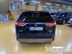 Toyota RAV4 2.5 4WD HYBRID 2021 года из Южной Кореи
