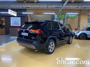 Toyota RAV4 2.5 4WD HYBRID 2021 года из Южной Кореи