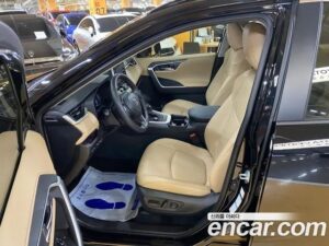 Toyota RAV4 2.5 4WD HYBRID 2021 года из Южной Кореи