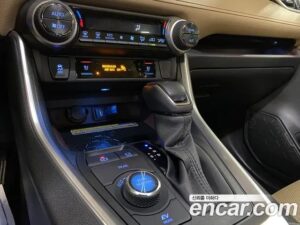 Toyota RAV4 2.5 4WD HYBRID 2021 года из Южной Кореи