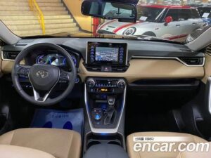 Toyota RAV4 2.5 4WD HYBRID 2021 года из Южной Кореи